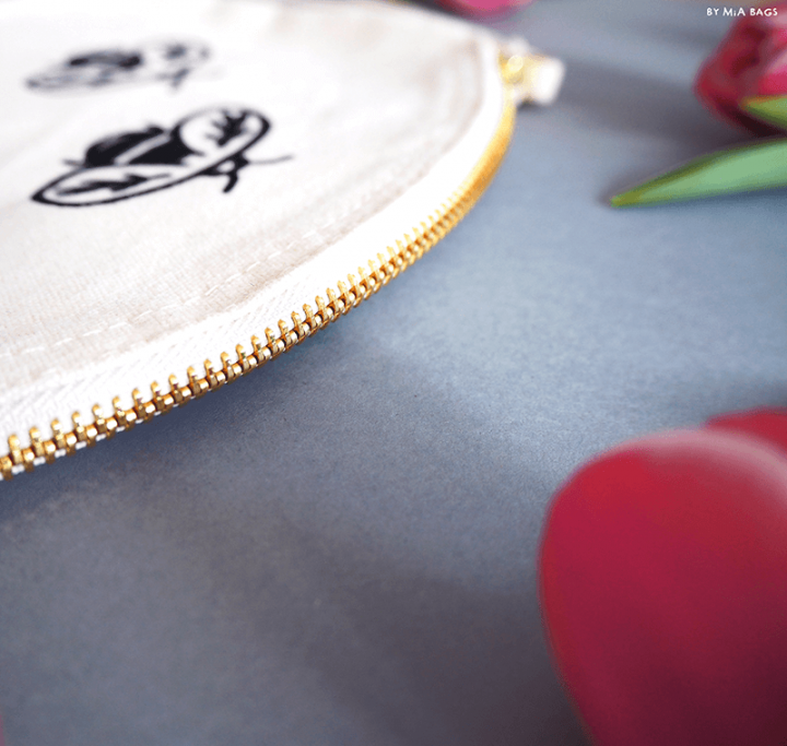 Bee cotton pouch bag